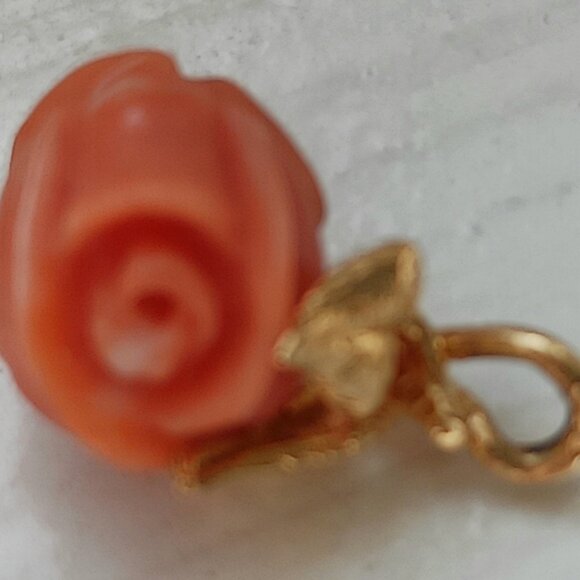 EXQUISITE CORAL CARVED ROSETTE CHARM WITH 14K GOLD BACKING - Picture 3 of 7